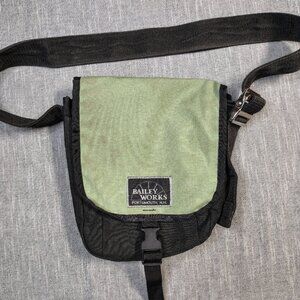 VINTAGE Bailey‎ Works Backpack Messenger Bag Crossbody Book Laptop XS USA Green
